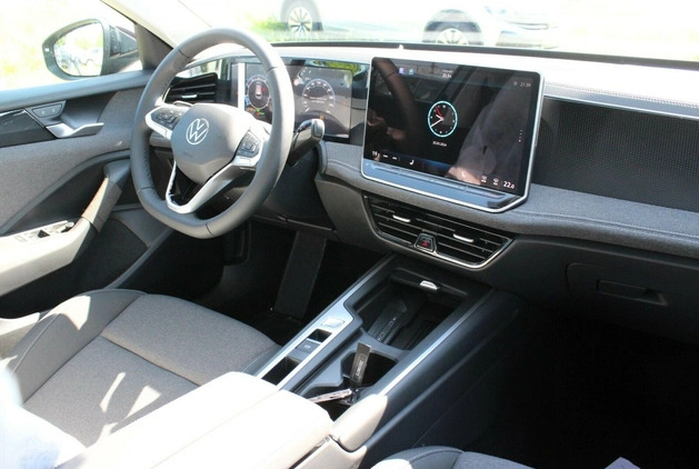 Volkswagen Passat cena 159900 przebieg: 5, rok produkcji 2024 z Brodnica małe 79